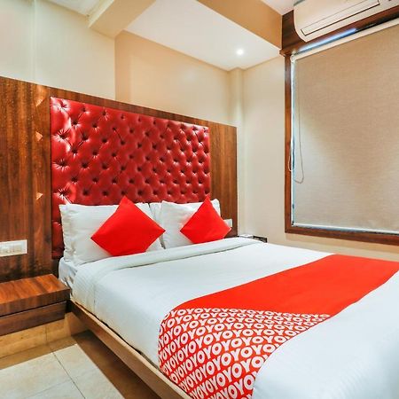 Oyo 70475 Hotel Sea Breeze Мумбаи Экстерьер фото