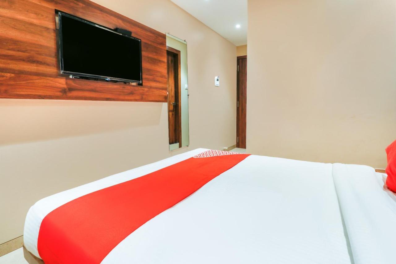 Oyo 70475 Hotel Sea Breeze Мумбаи Экстерьер фото